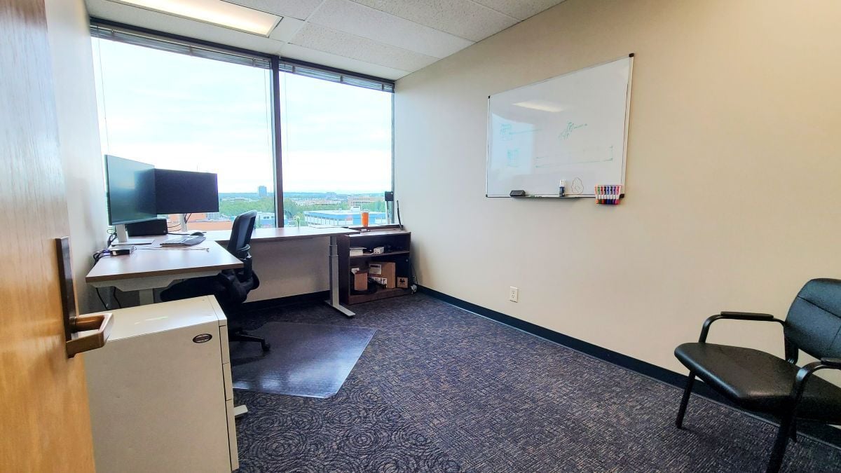 610, Office 1