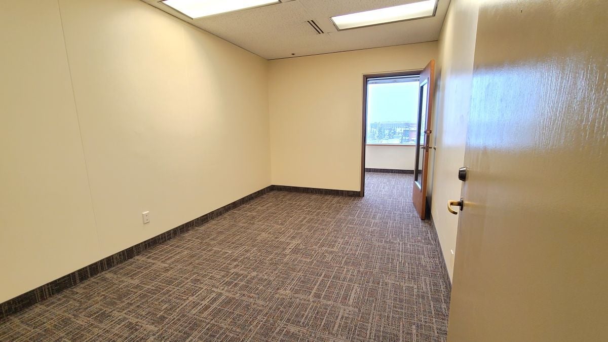 305 Front Office/Reception